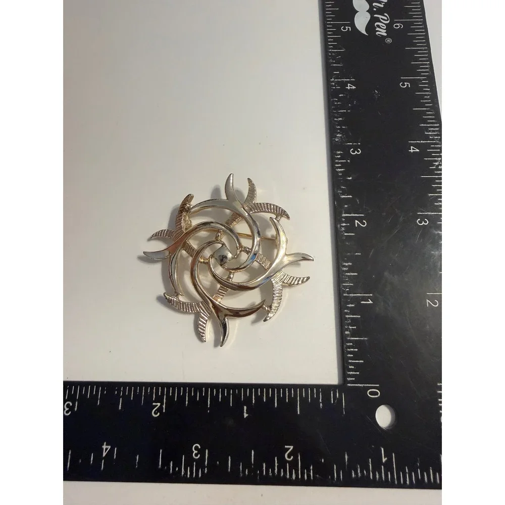 Sarah Coventry Silver Tone Swirl Sunburst Brooch Pin Mid Century Modern Vintage